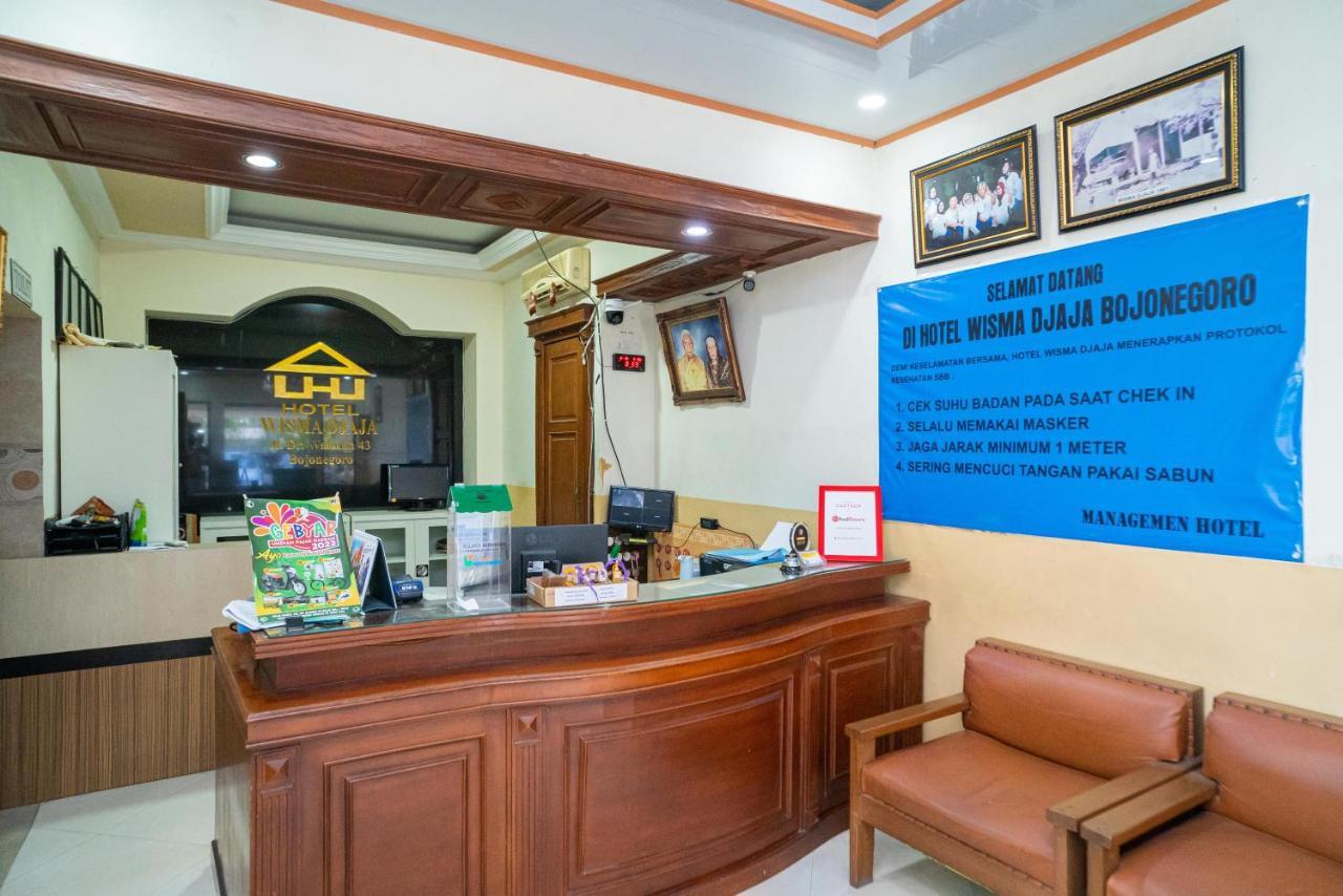 Reddoorz Plus Syariah @ Jalan Dokter Wahidin Bojonegoro Hotel Екстериор снимка