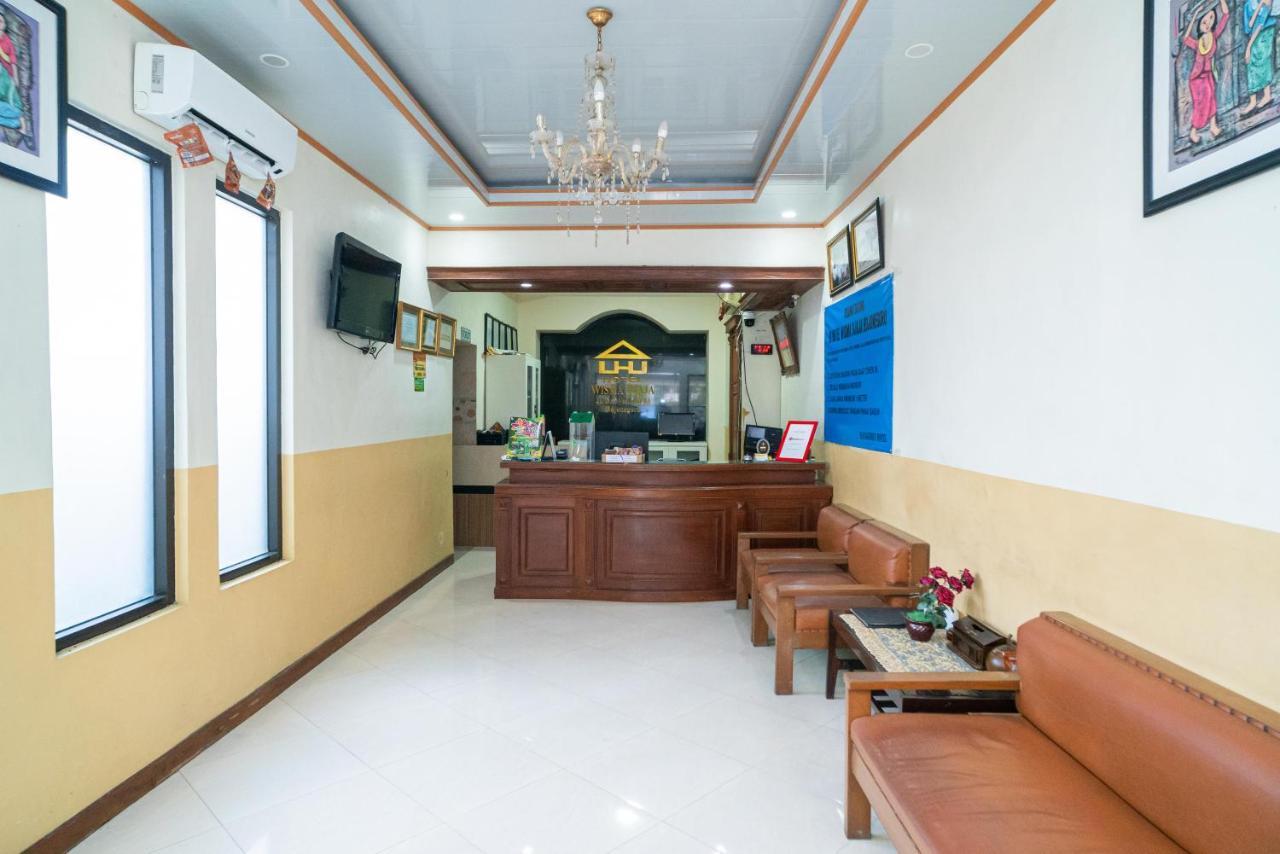 Reddoorz Plus Syariah @ Jalan Dokter Wahidin Bojonegoro Hotel Екстериор снимка